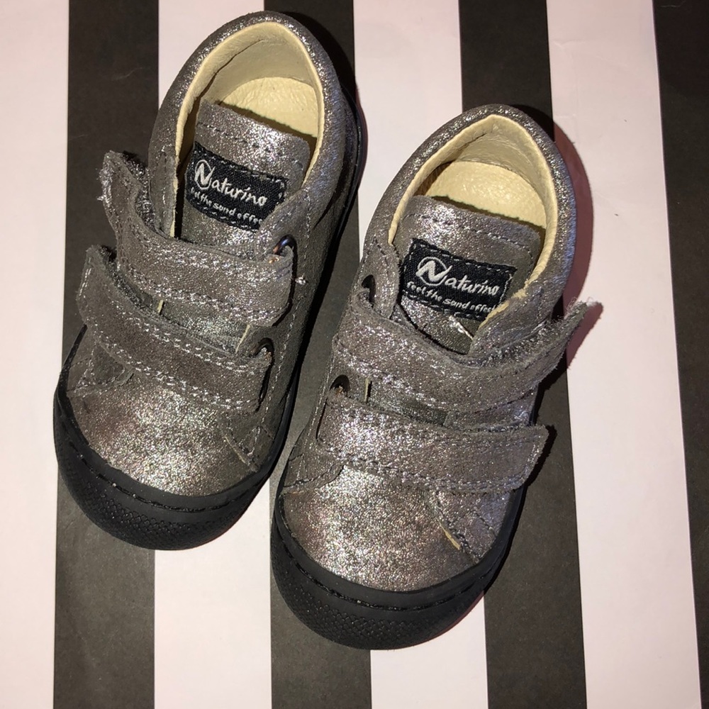Naturino Pewter Silver Sparkly Shoes Size 20 or 4